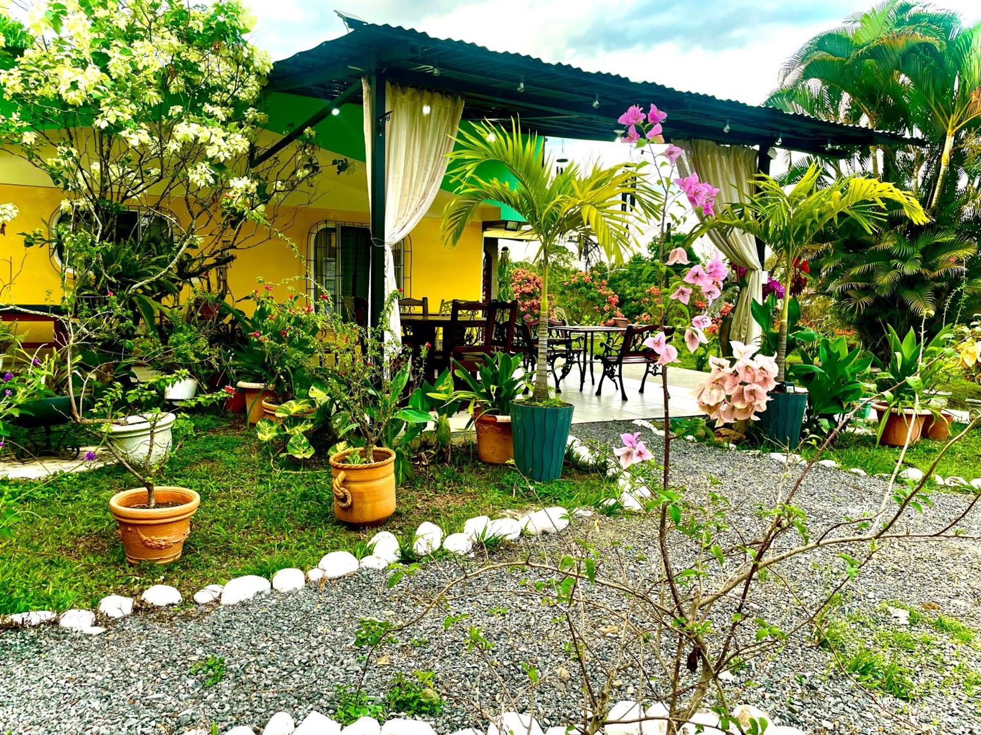 Hotel Tierra De Volcanes La Fortuna 외부 사진